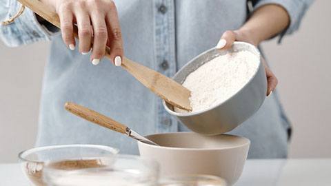 Mezclado de los ingredientes pan